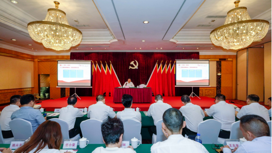 尊龙凯时集团任丁书记带头讲授“不忘初心、牢记使命”主题教育专题党课